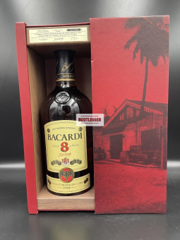 Bacardi 8 Years Old 1л